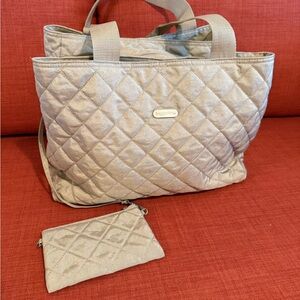 Baggallini Sand Quilted Nylon Medium Size Tote
Purse 16'X1"X8"